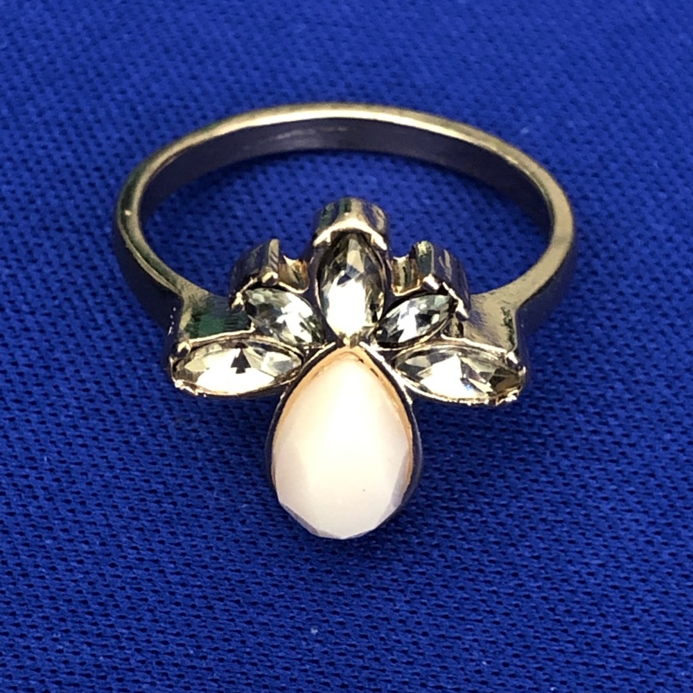 Anthropologie Cluster Ring